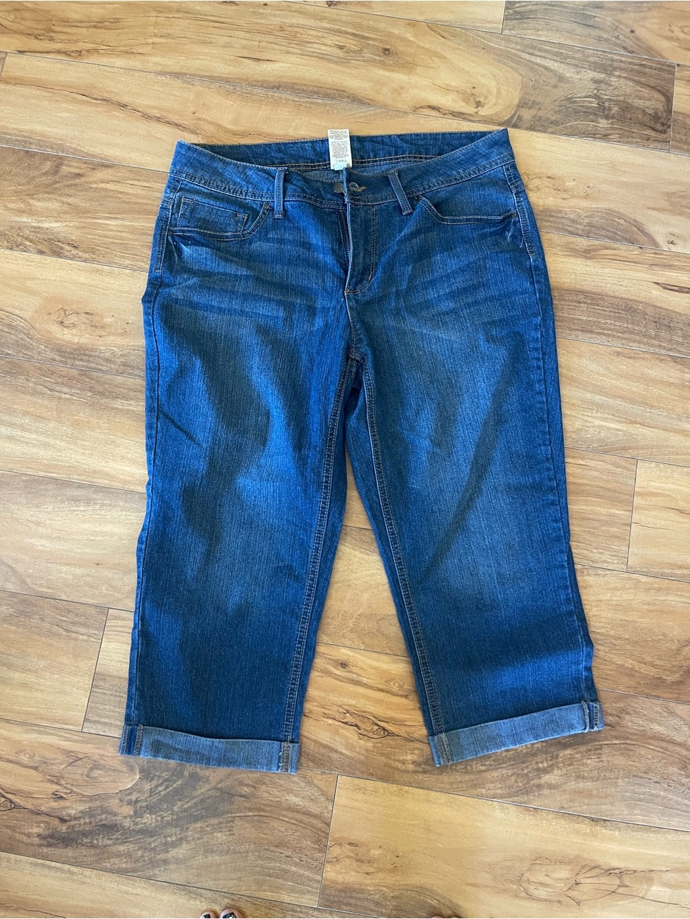 Faded Glory Dark Blue Cropped Capri Jeans